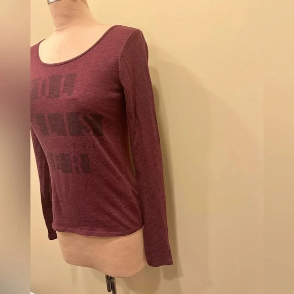 Hollister Maroon Long Sleeve Graphic Tee Scoop Neck Size Small - Picture 4 of 7